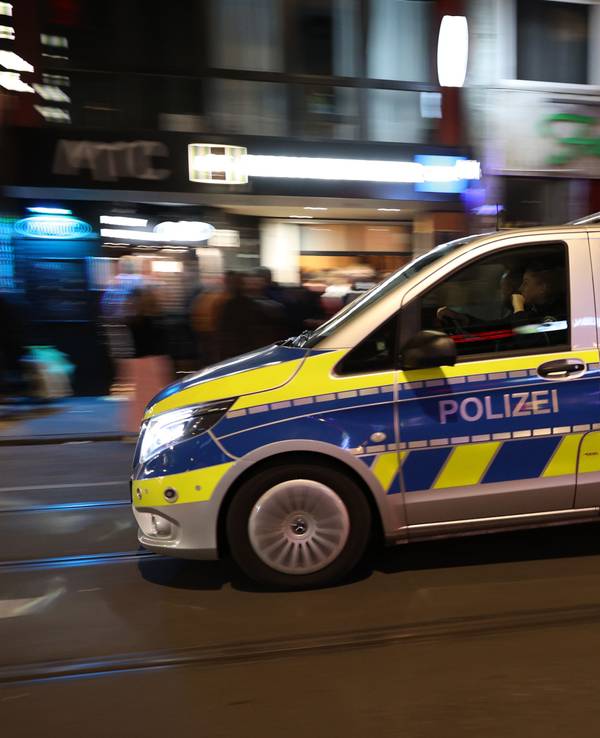 Die Kölner Polizei konnte einen Mann auf der Zülpicher Straße in Gewahrsam nehmen.