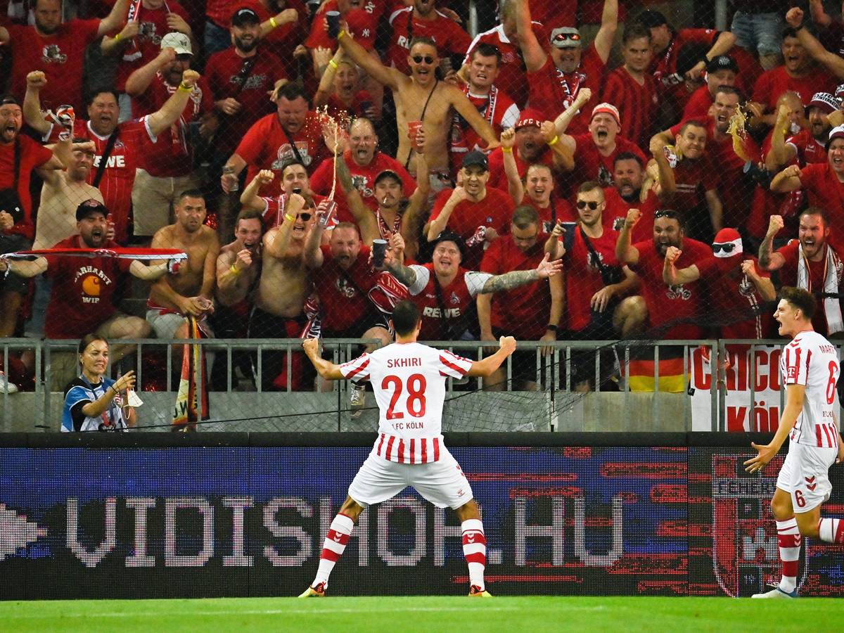 Ellyes Skhiri vom 1. FC Köln bejubelt am 25. August 2022 das 2:0 beim Fehérvár FC.