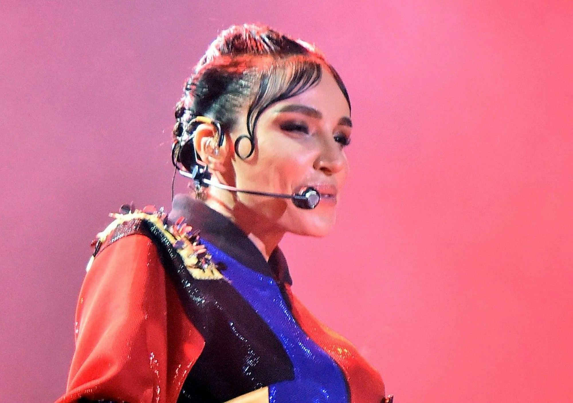 Die türkische Popsängerin Gülsen während eines Konzerts in Istanbul 2016.