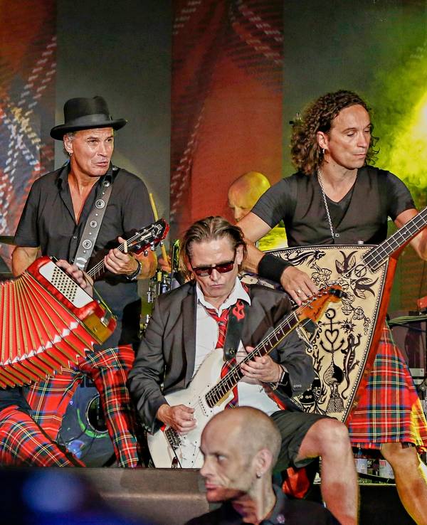 Die Band Brings auf der Bühne.