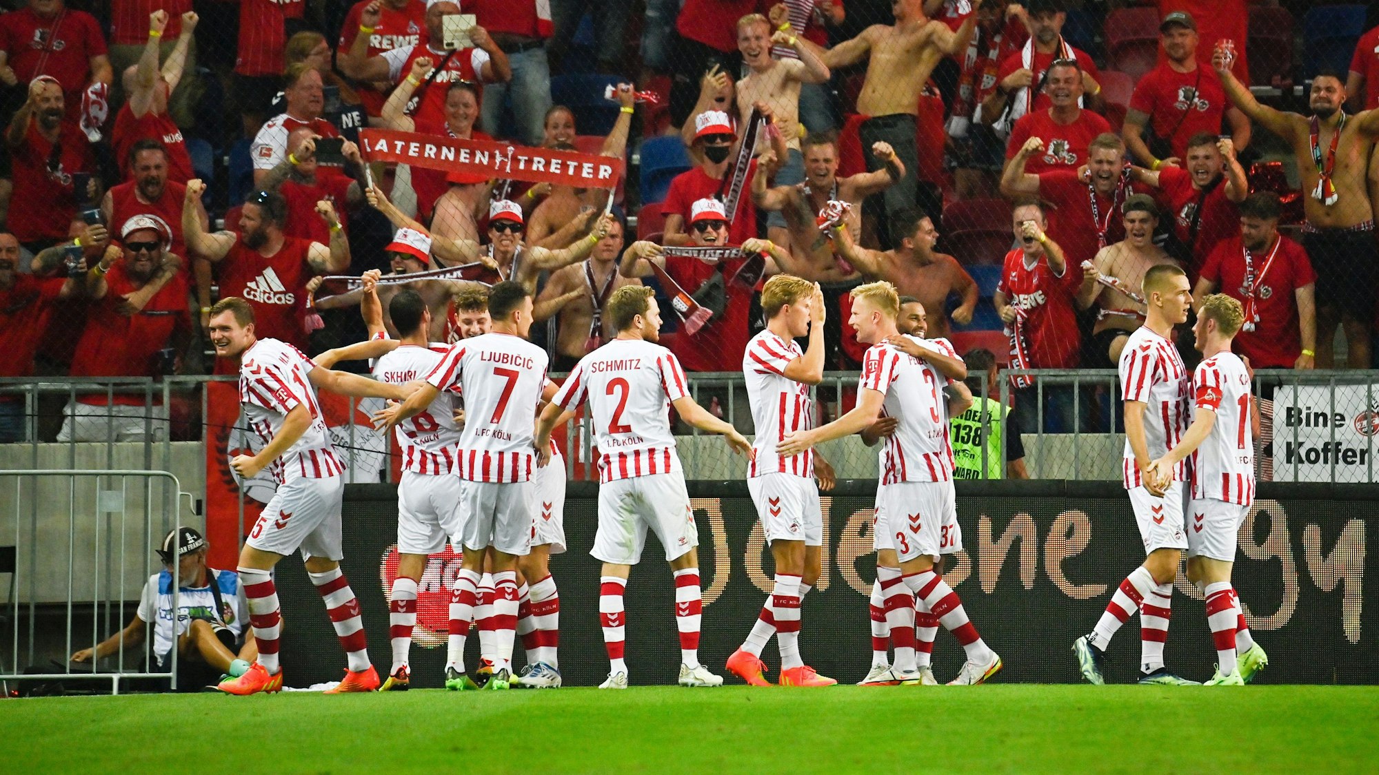 Mit einem 3:0-Erfolg beim Fehérvár FC ist der 1. FC Köln am Donnerstag (25. August 2022) in die Conference-League-Gruppenphase eingezogen.