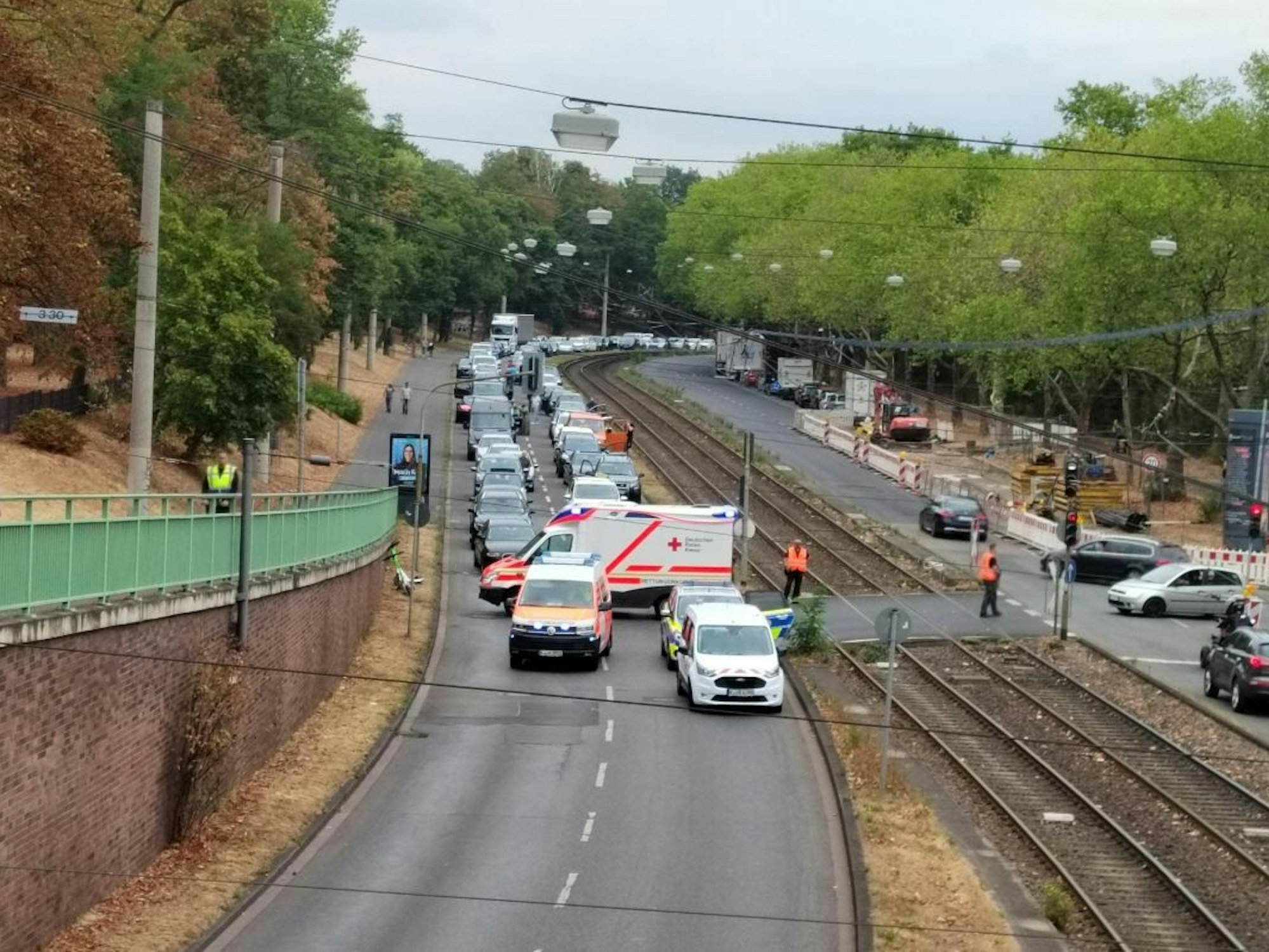 Wegen des Unfalls auf dem Pfälzer Ring in Köln-Mülheim kam es zu einem Stau.