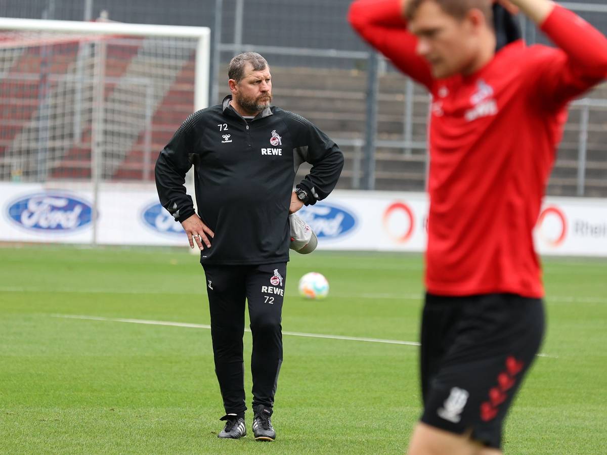 Steffen Baumgart beim FC-Training am 27. August 2022