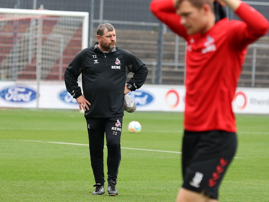 Steffen Baumgart beim FC-Training am 27. August 2022