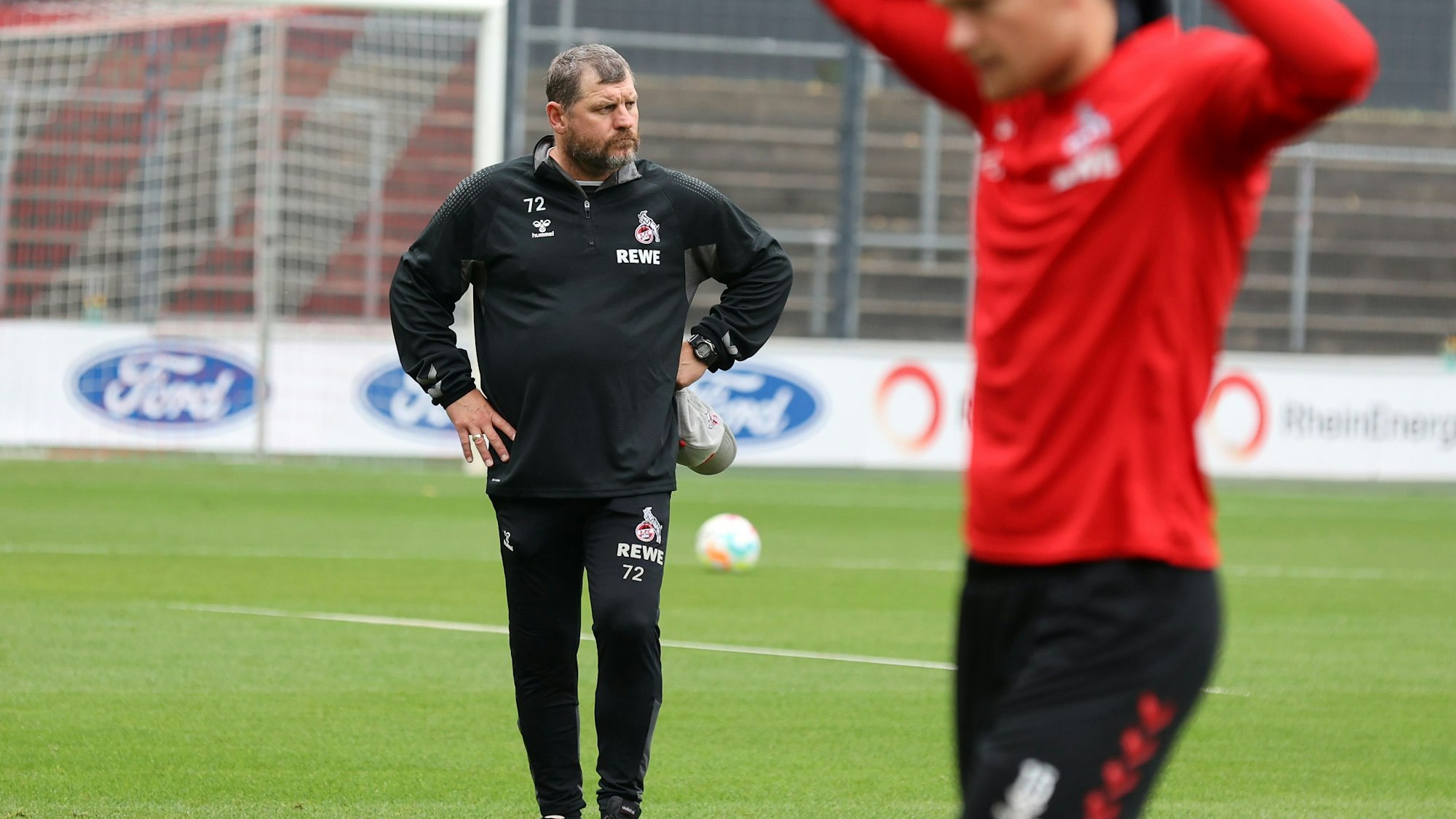 Steffen Baumgart beim FC-Training am 27. August 2022