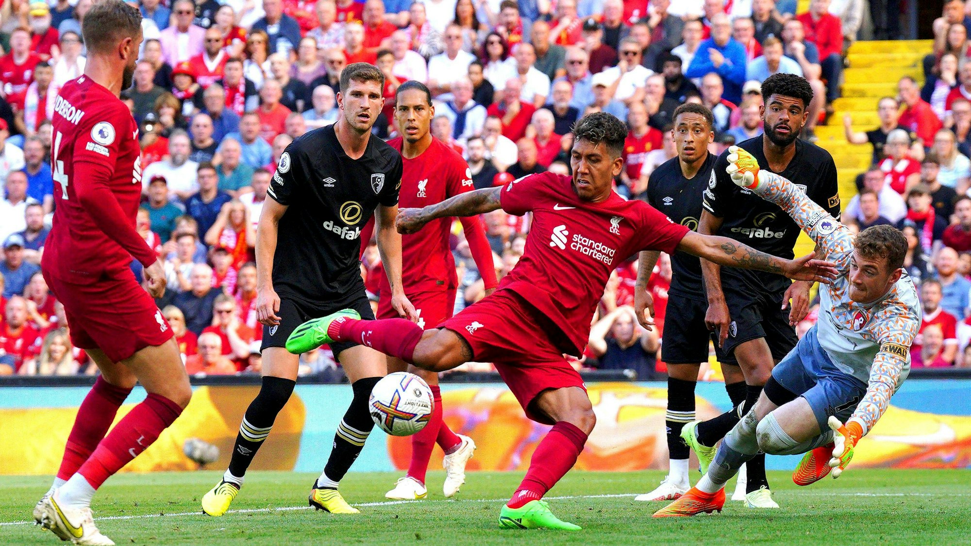 Roberto Firmino erzielt beim Kantersieg des FC Liverpool gegen den AFC Bournemouth einen Treffer