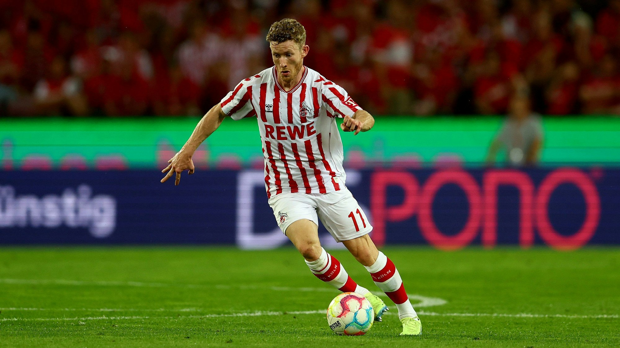 Florian Kainz beim Playoff-Hinspiel des 1. FC Köln gegen Fehérvár am 18. August 2022