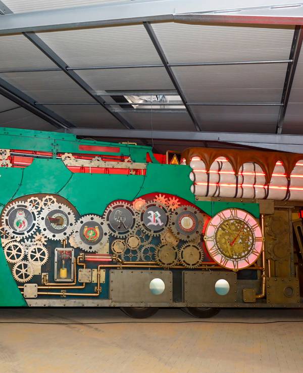 Der neue Festwagen der Altstädter „Et Maschinche“ wurde am 26. August in Köln vorgestellt.