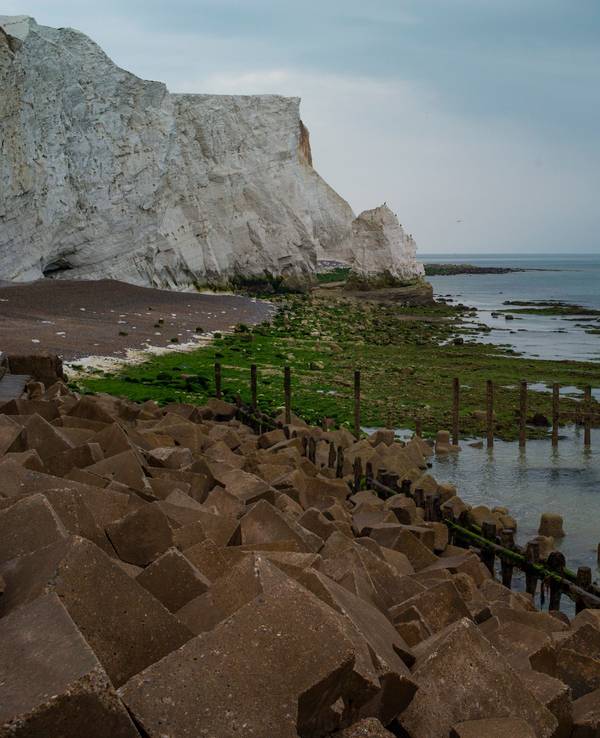 Ein Küstengebiet in Seaford (England). Die Umweltbehörde hat im gesamten Vereinigten Königreich Verschmutzungswarnungen herausgegeben, nachdem die jüngsten starken Regenfälle und Überschwemmungen die Wasserqualität beeinträchtigt haben.
