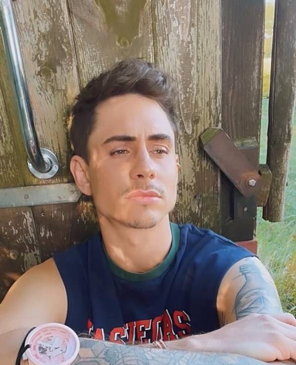Der schwule Influencer Patjabbers hat in Videos auf dem TikTok-Kanal von EXPRESS.de über Vorurteile gegenüber Schwulen gesprochen.