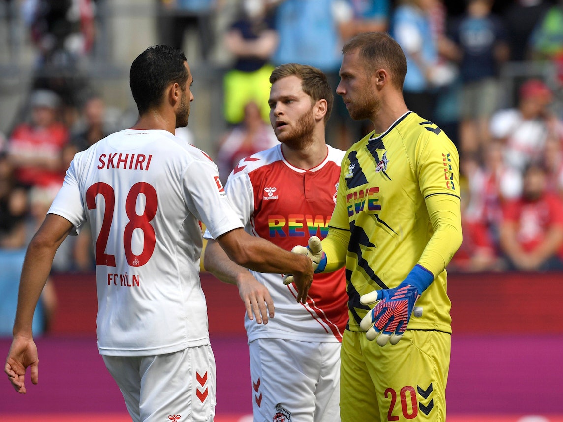 Marvin Schwäbe, Benno Schmitz und Ellyes Skhiri beim FC-Heimspiel gegen Stuttgart am 28. August 2022