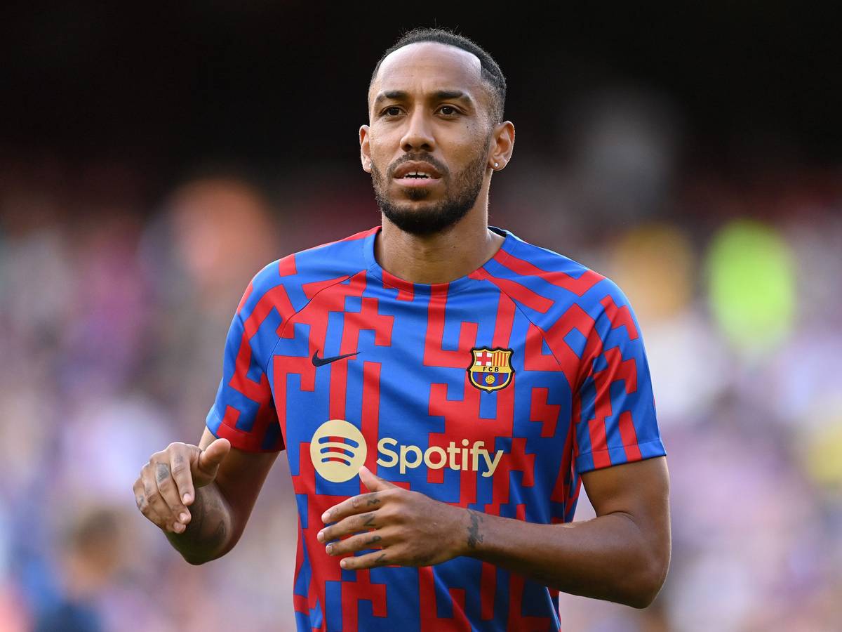 Pierre-Emerick Aubameyang läuft auf dem Platz.