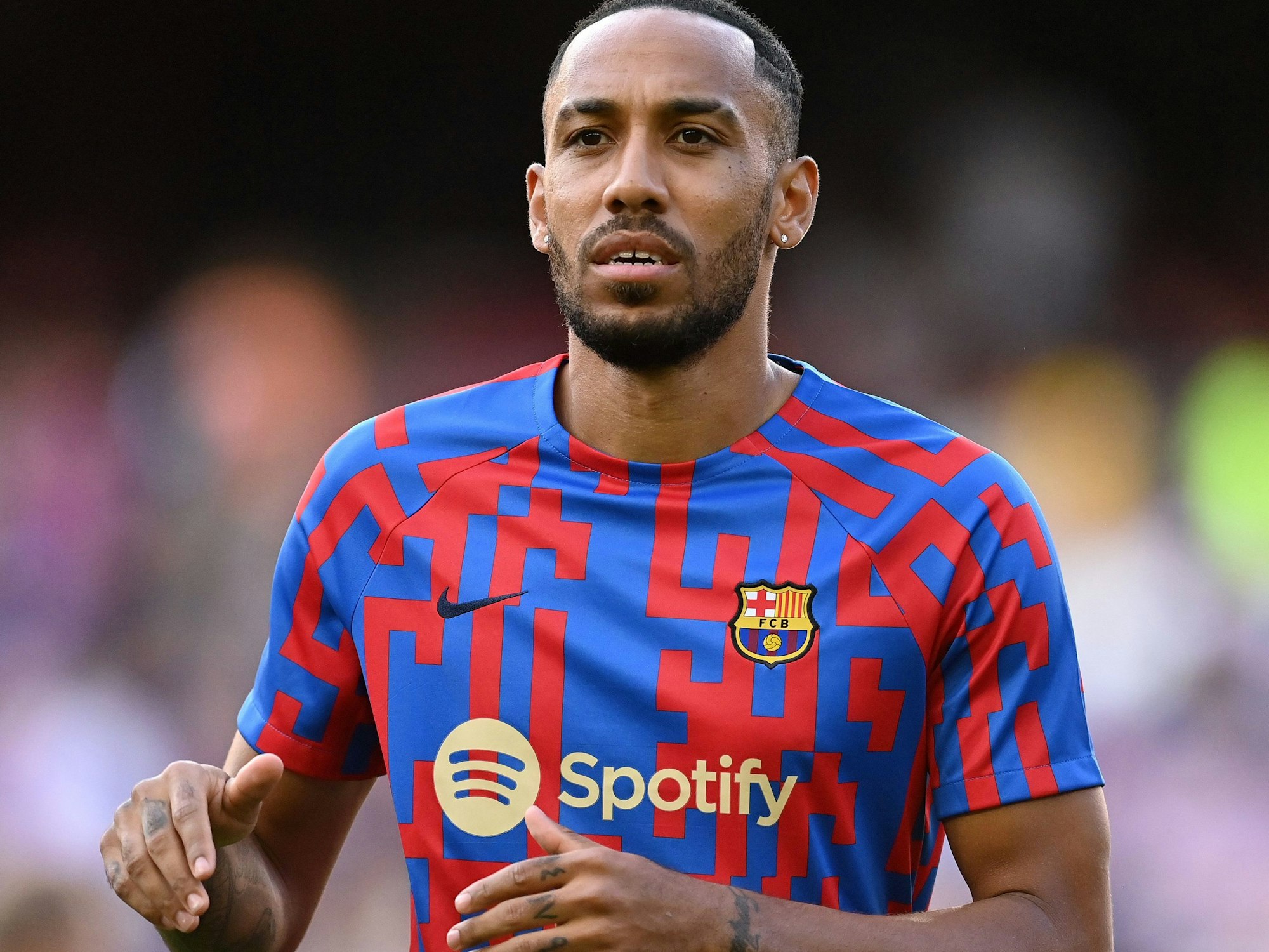 Pierre-Emerick Aubameyang läuft auf dem Platz.