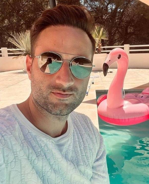 David Suppes, hier auf einem Instagram-Selfie vom 24. August, lässt es sich im Urlaub mächtig gut gehen.