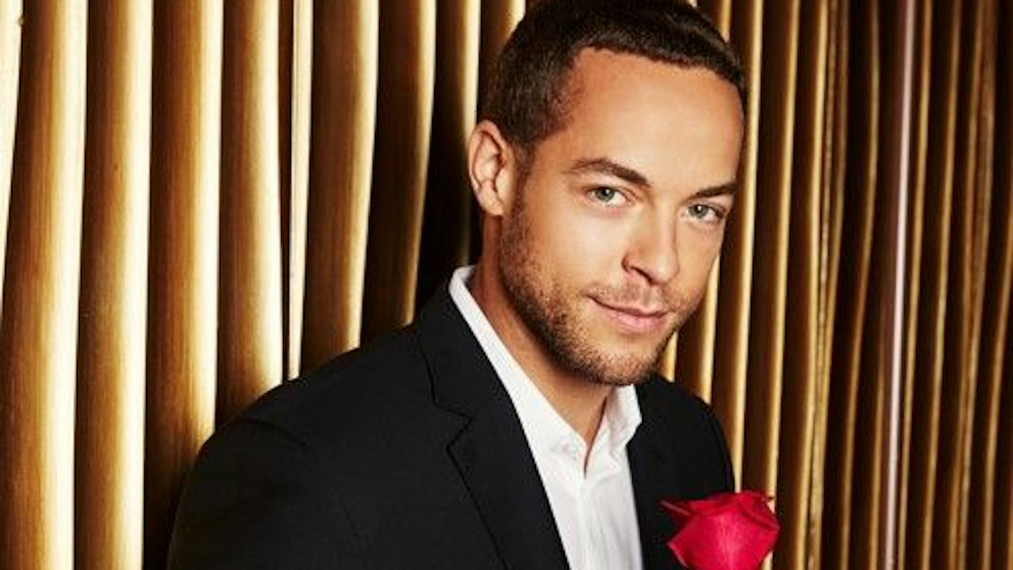 Andrej Mangold, hier im Oktober 2018 bei einem Fototermin für „Der Bachelor“, schwebt endlich wieder auf Wolke Sieben.