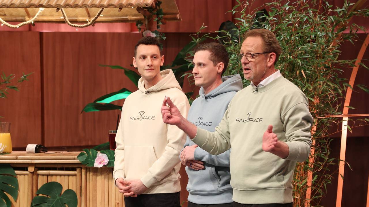 Lukas Schmitz,Steffen Kirilmaz und Bernhard Wernberger (v.l.) präsentieren in „Die Höhle der Löwen“ ihren Pago-Ring.