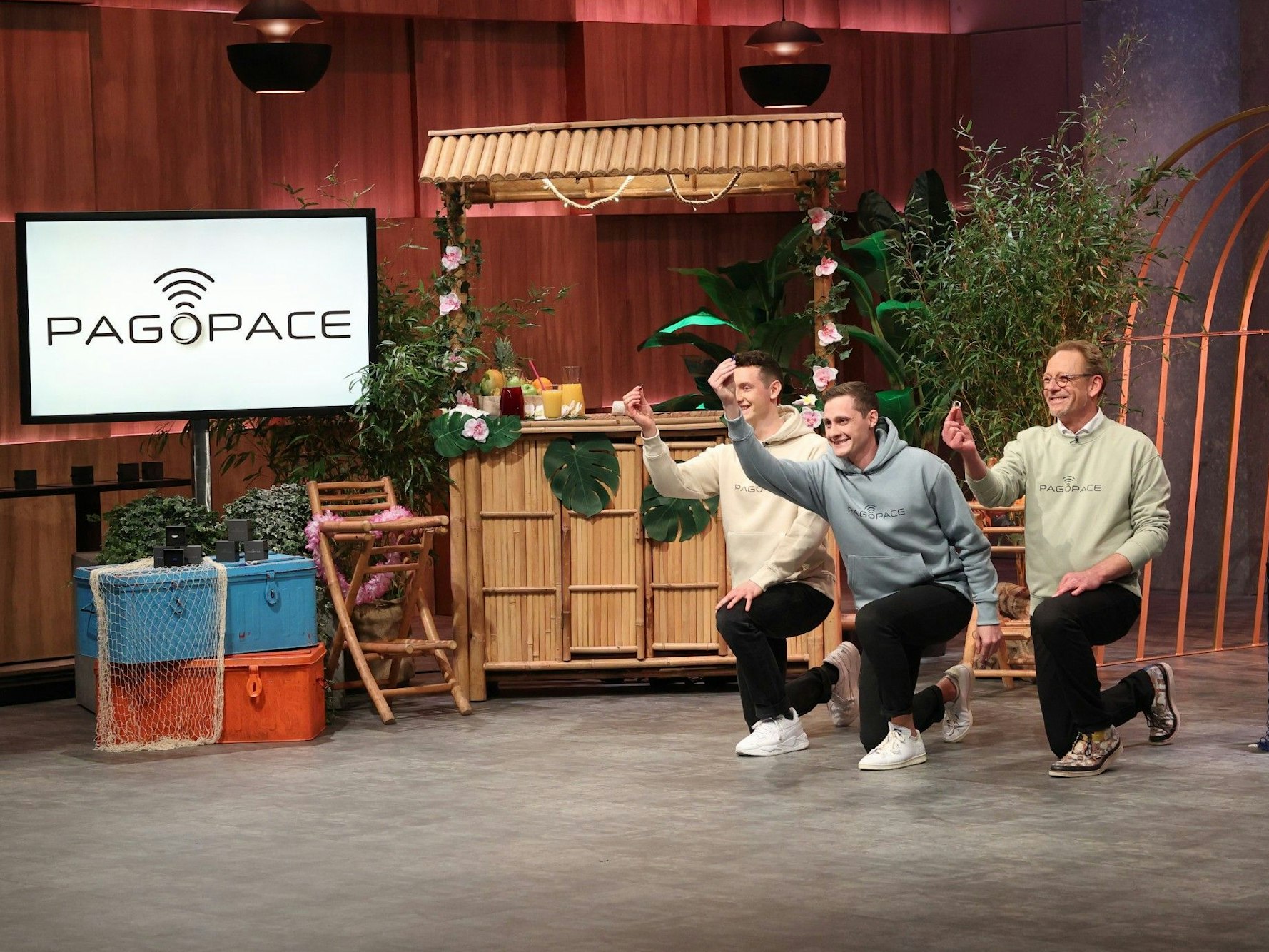 V.l.: Lukas Schmitz,Steffen Kirilmaz und Bernhard Wernberger präsentieren mit PAGOPACE einen Ring zum Bezahlen in der Vox-Show Die Höhle der Löwen.
