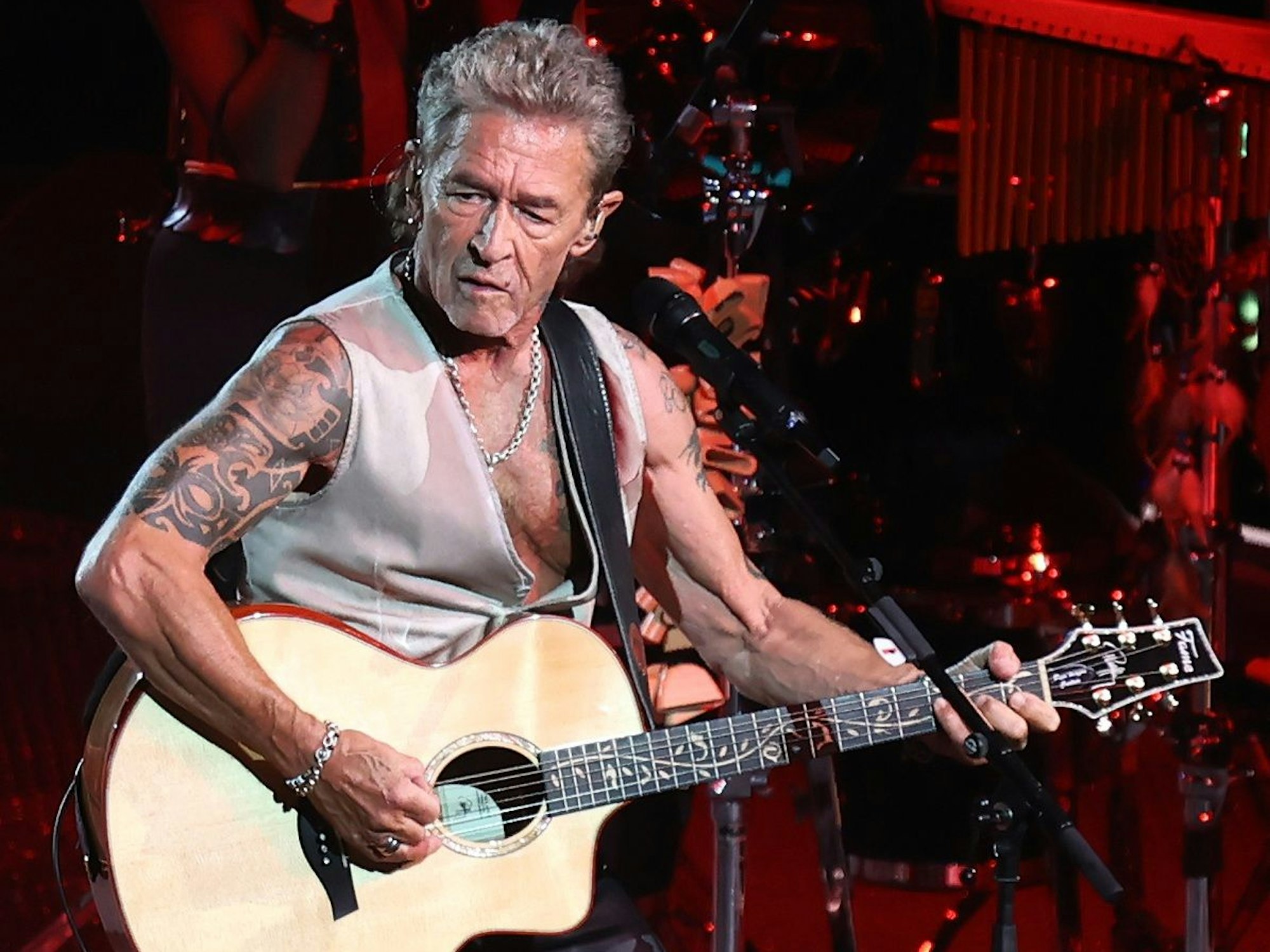 Rock-Musiker Peter Maffay bei seinem Konzert am 25. August 2022 in der Kölner Lanxess-Arena.