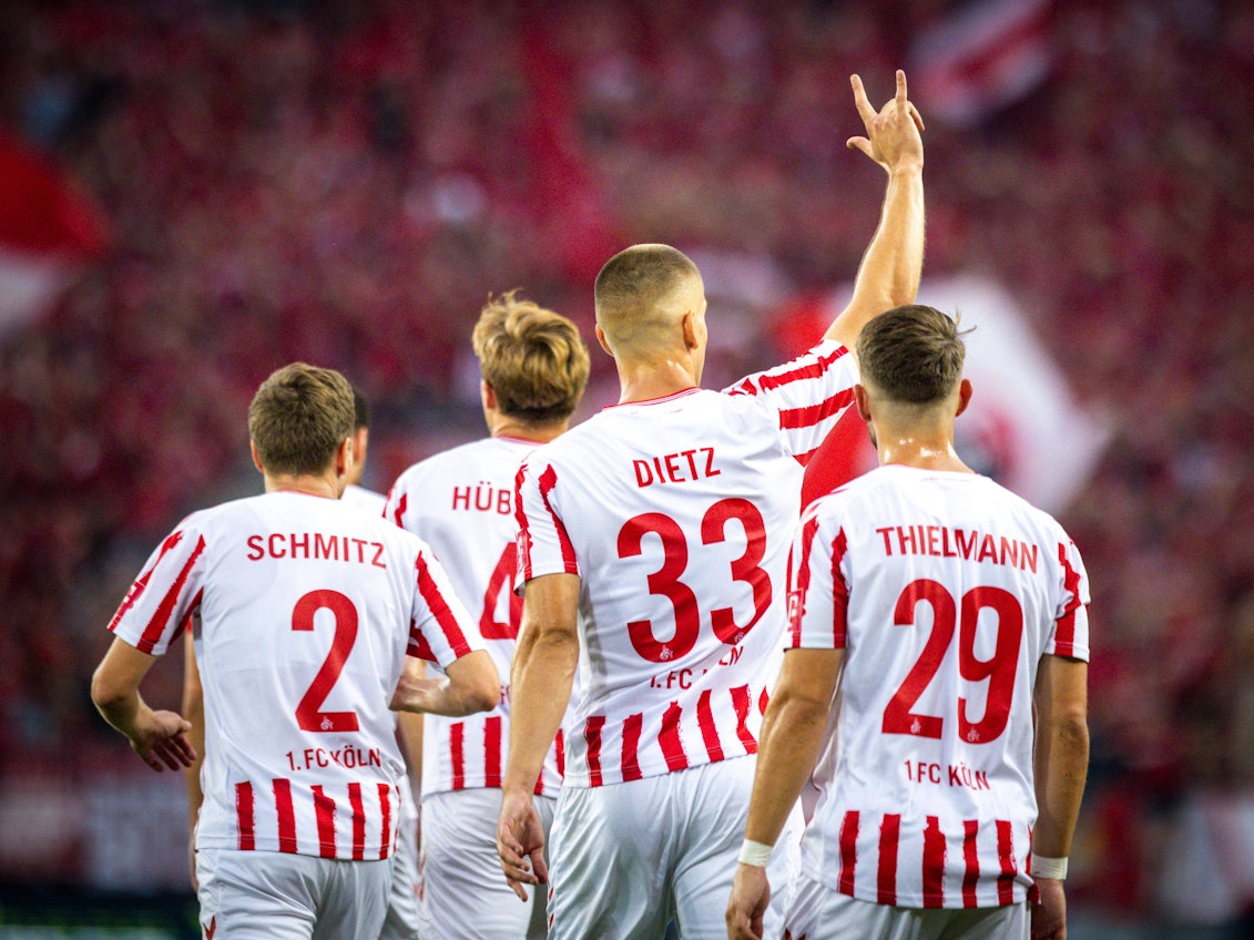 Florian Dietz mit seinem Gebärden-Jubel nach seinem Treffer zur 1:0-Führung gegen den Fehérvár FC (18. August 2022).