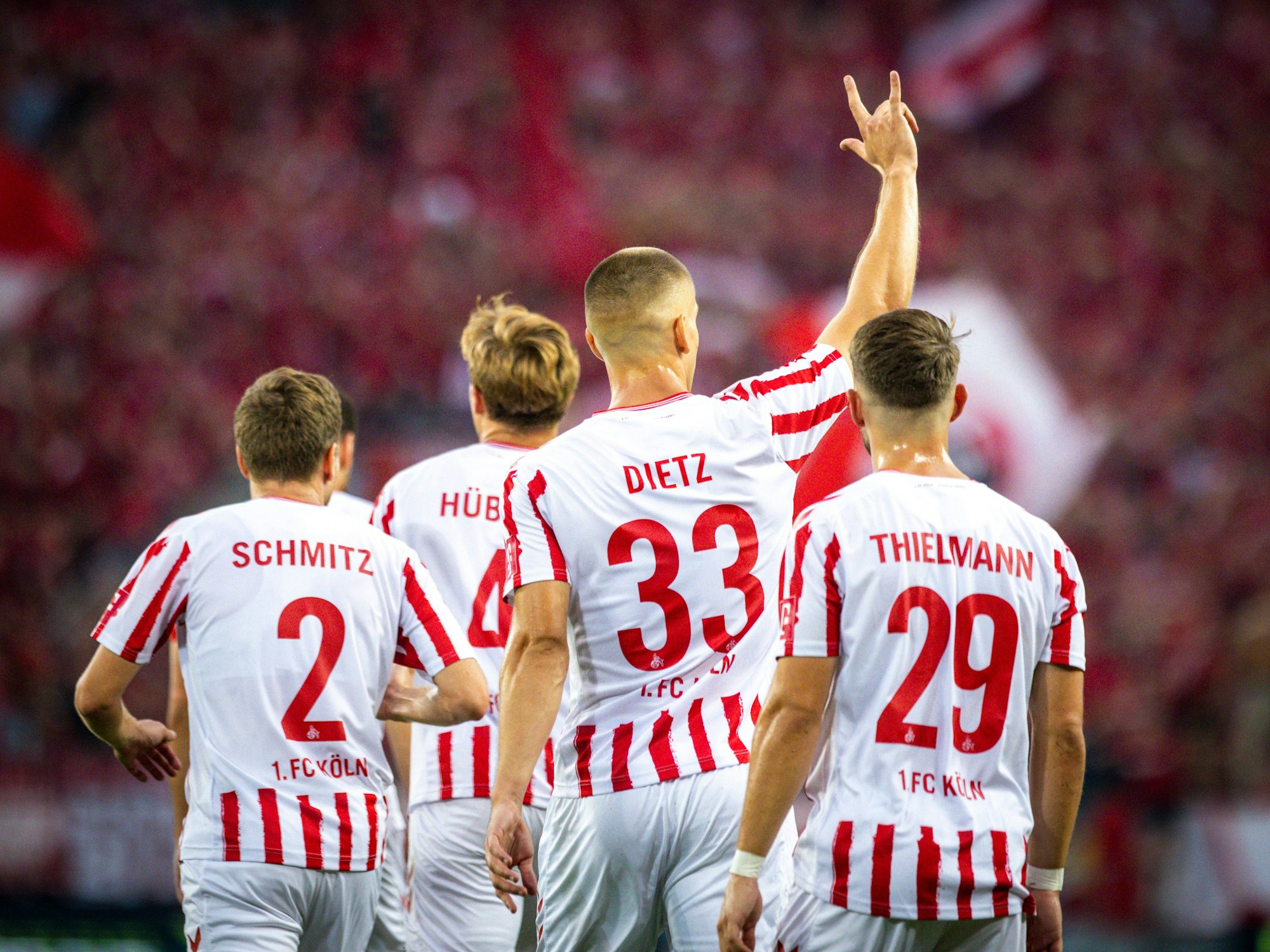 Florian Dietz mit seinem Gebärden-Jubel nach seinem Treffer zur 1:0-Führung gegen den Fehérvár FC (18. August 2022).