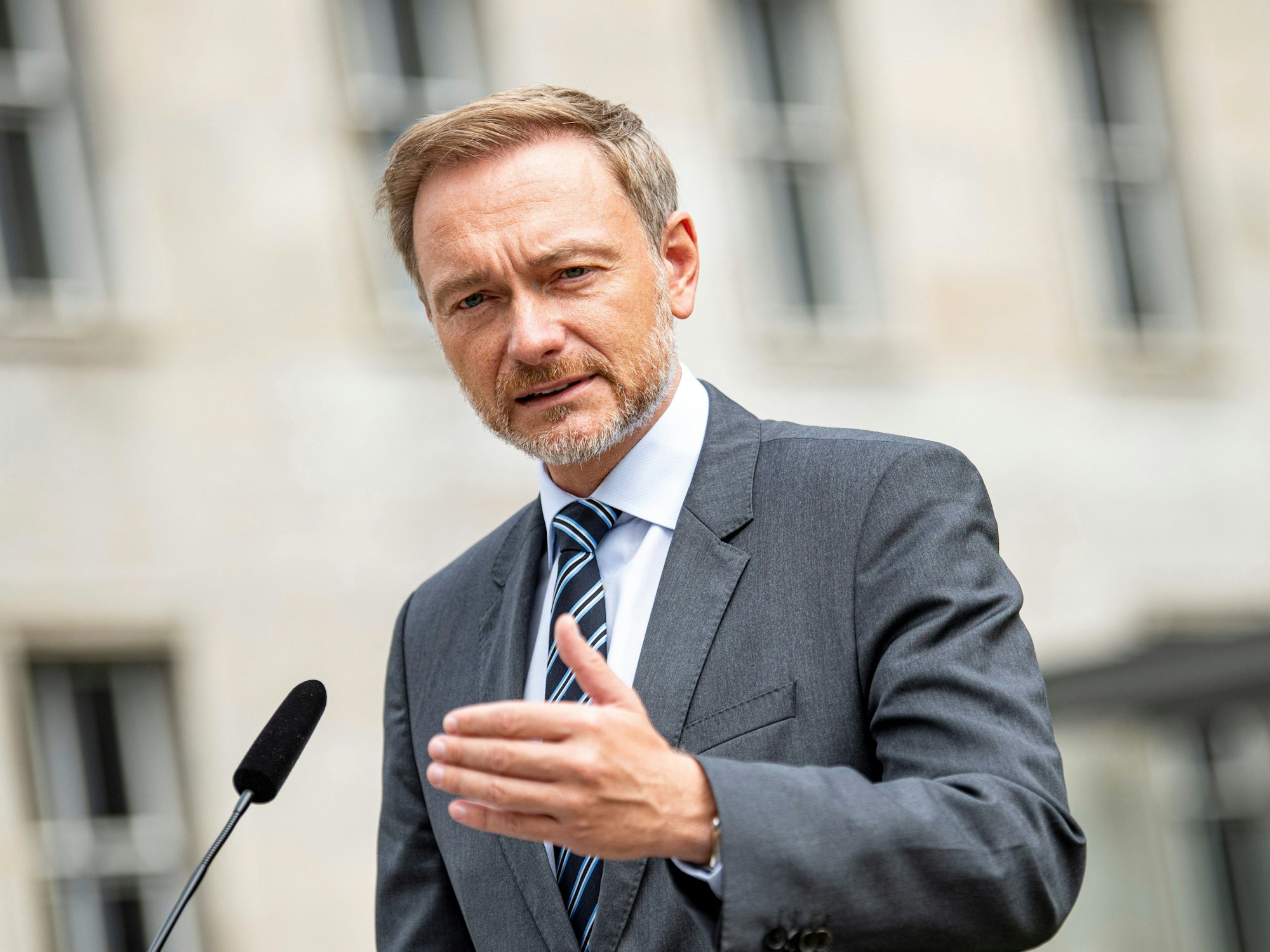 Christian Lindner (hier am 24. August in Berlin) plädiert vor der Klausurtagung der Bundesregierung für Atomkraft.