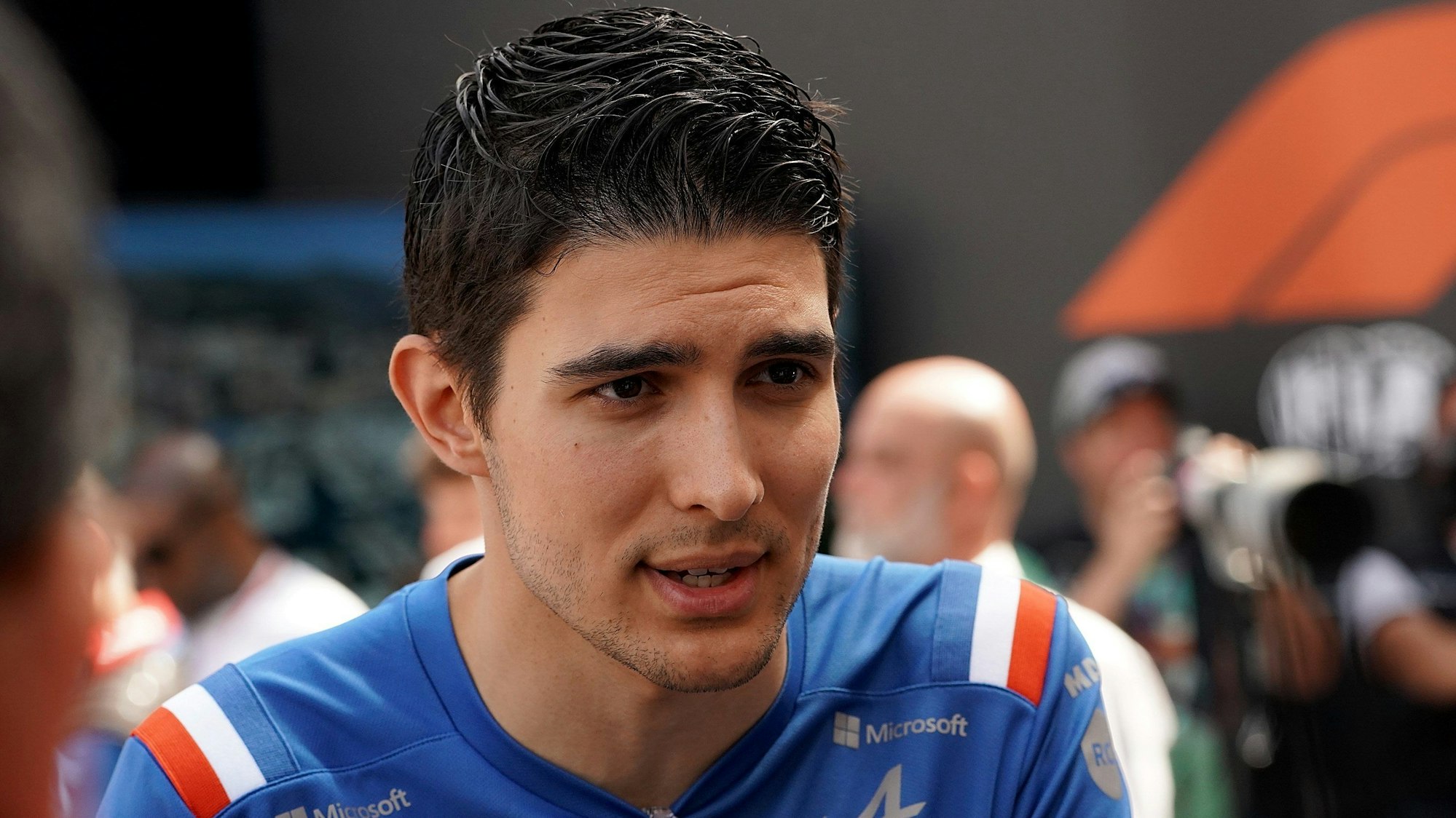 Esteban Ocon aus Frankreich vom Team Alpine beim Interview mit den Journalisten in Monaco.