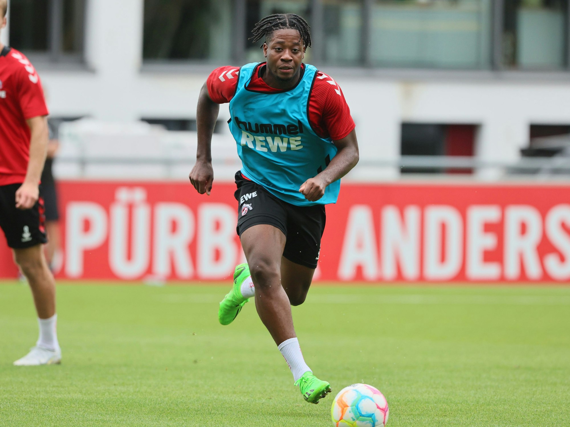1. FC Köln, Training, Bright Arrey-Mbi (1. FC Köln), 15.08.2022, Bild: Herbert Bucco