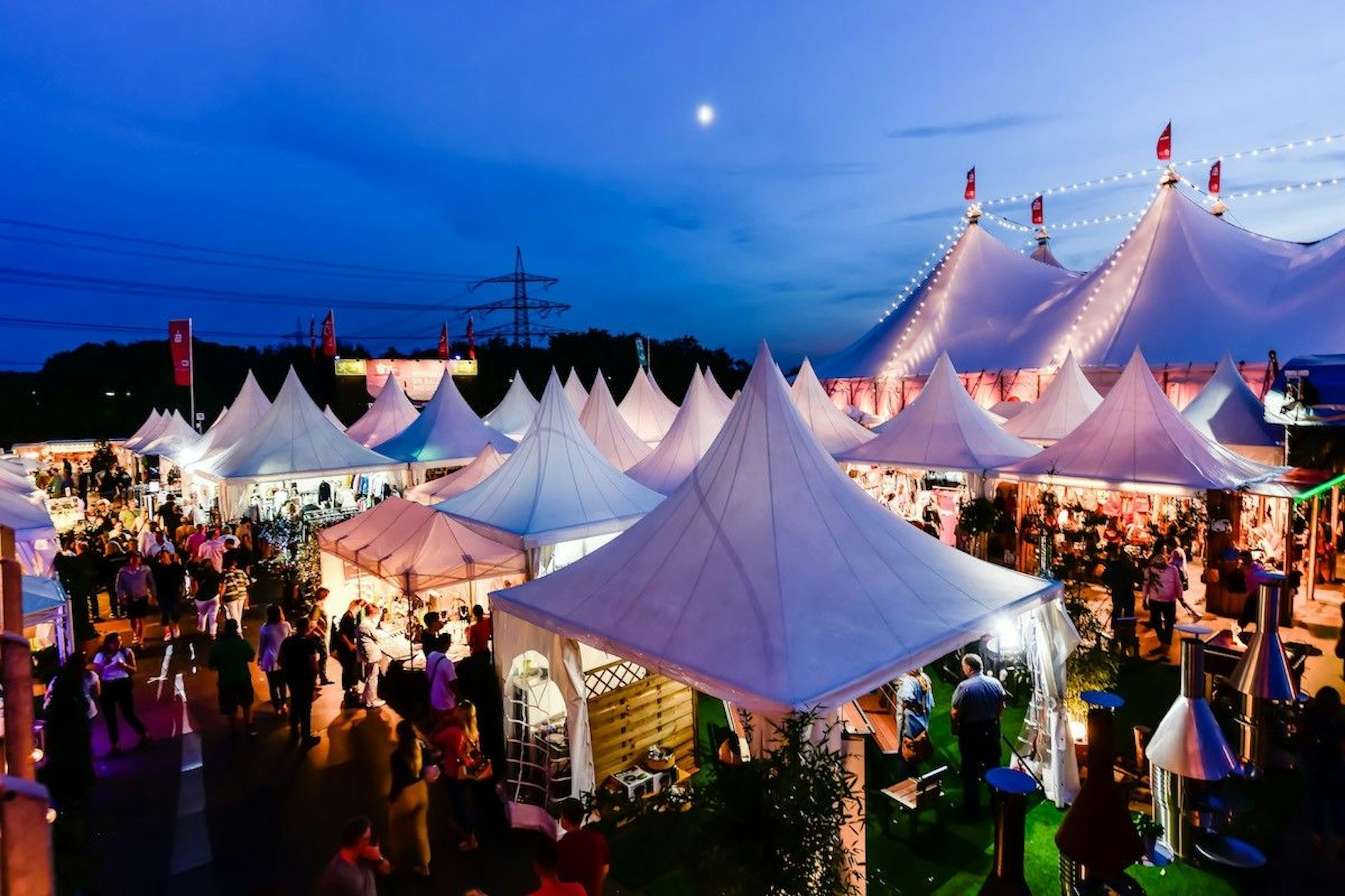 Überblick über die Zeltlandschaft auf dem Zeltfestival Ruhr