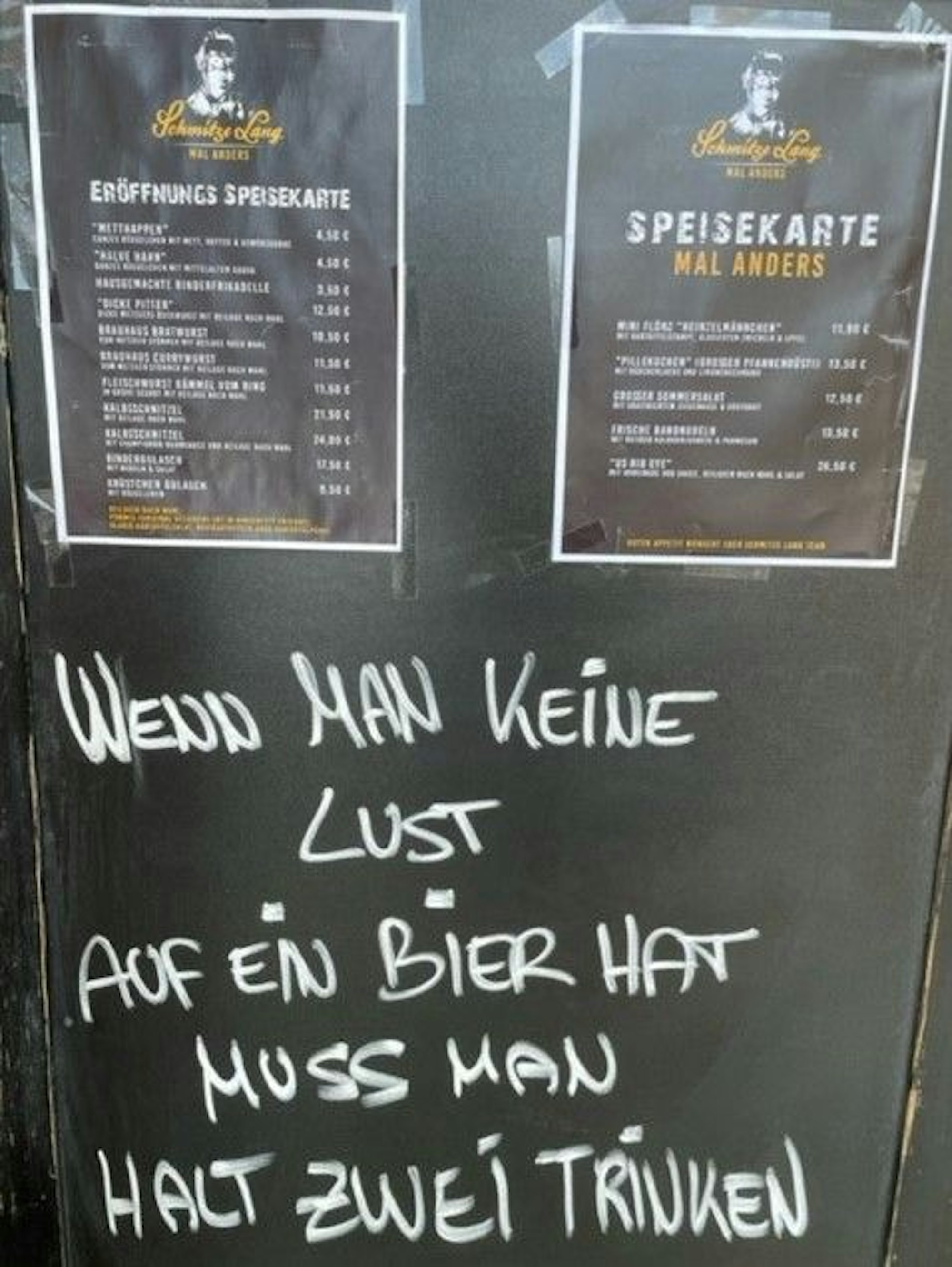 Menüschild der Gaststätte „Schmitze Lang“ in der Kölner Südstadt.