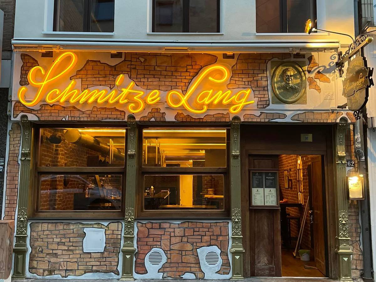 Das Foto zeigt das „Schmitze Lang“ in der Kölner Südstadt