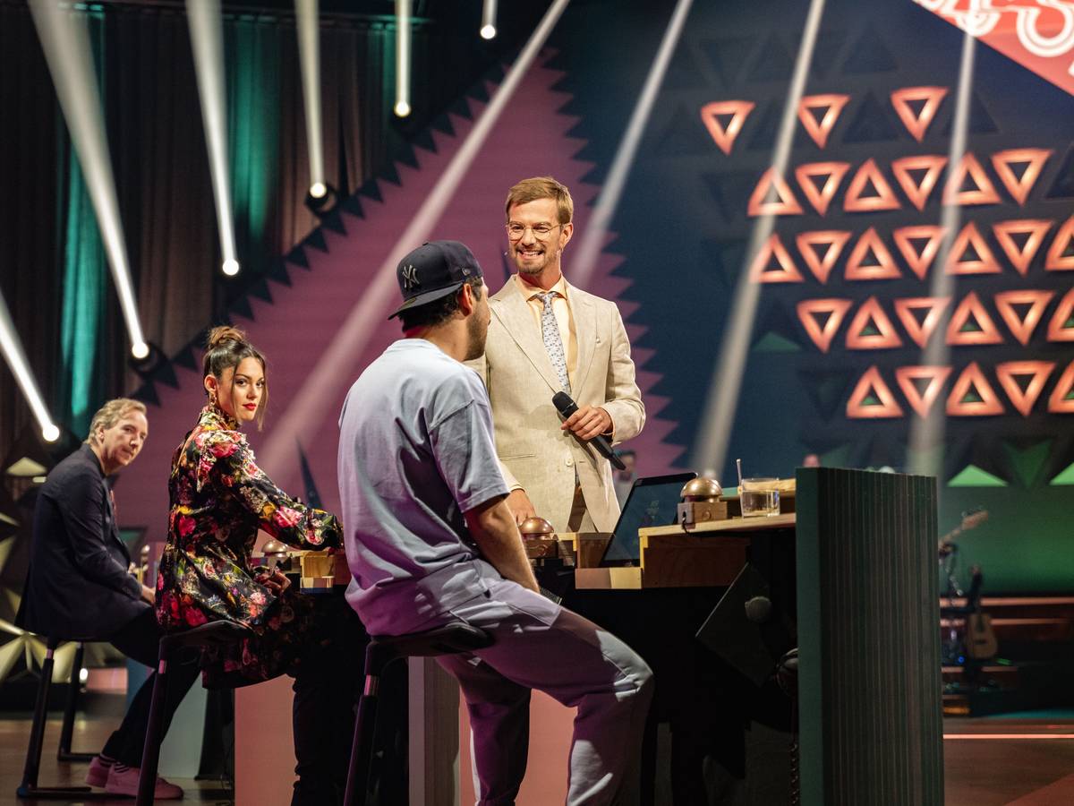 Joko ließ es bei „Wer stiehlt mir die Show?“ am 30. August wieder krachen. V.l.n.r.: Olli Schulz; Nilam Farooq; Fahri Yardim; Joko Winterscheidt.