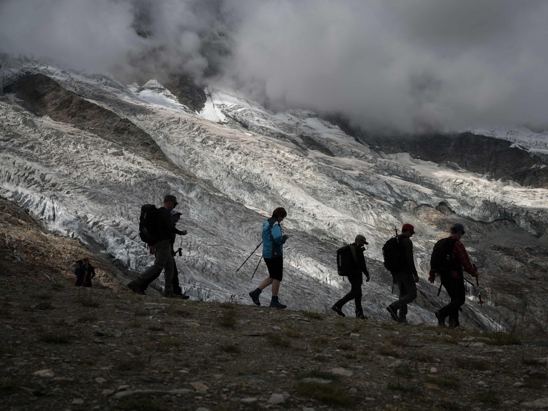 Auf dem Gletscher machten die Bergsteiger einen grausigen Fund. Hier ein Symbolfoto von einem Gletscher in den Schweizer Alpen.