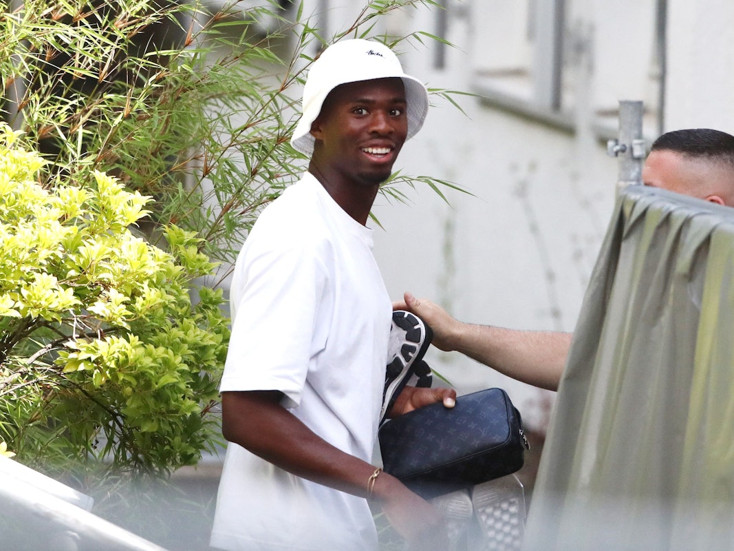 Kingsley Ehizibue am Geißbockheim, hier am 24. Juni 2022