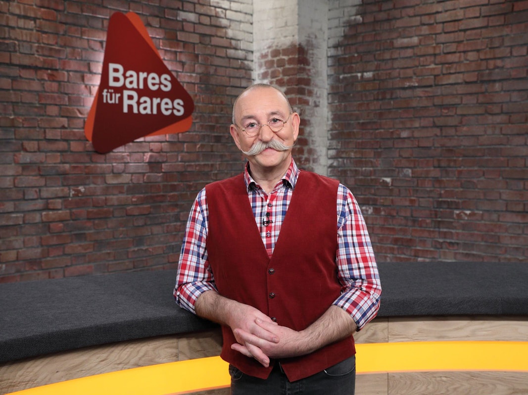 Horst Lichter, Moderator der ZDF-Show „Bares für Rares“, bestaunte die schönen Werbeaufsteller.