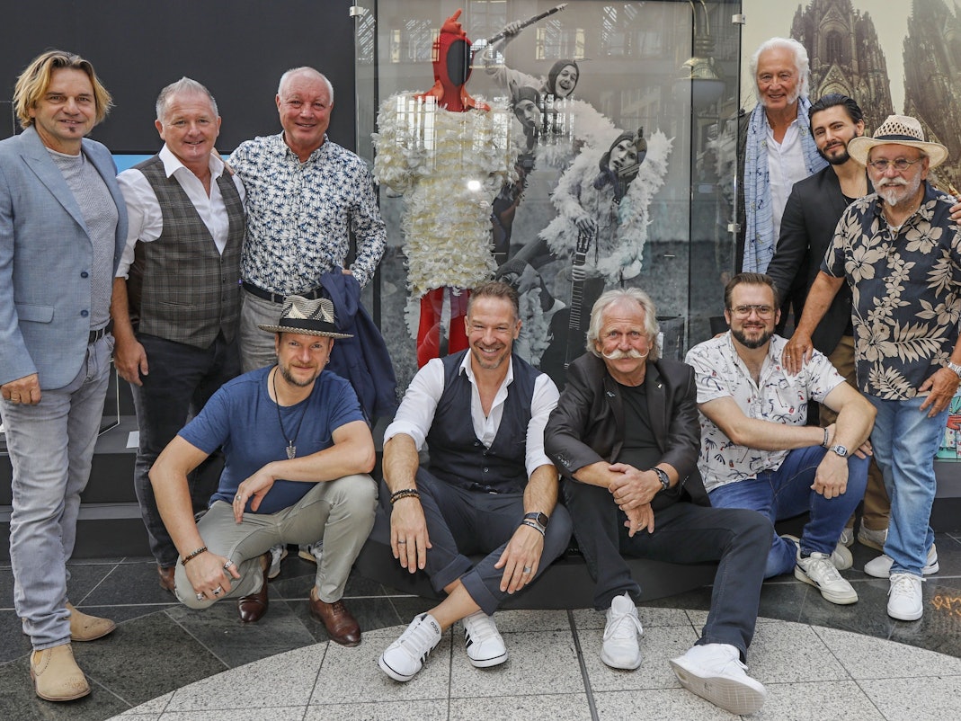 Aktive und ehemalige Höhner bei der Ausstellungseröffnung 50 Jahre Höhner im Maritim Köln.