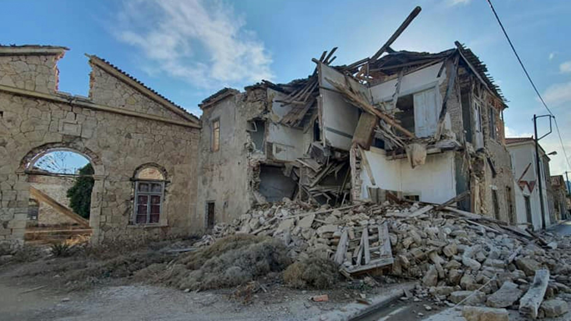 So sah es im Oktober 2020 auf der Samos aus, nachdem ein Erdbeben die griechische Insel erschüttert hatte. So schlimm waren die Beben dieses Mal wohl nicht.