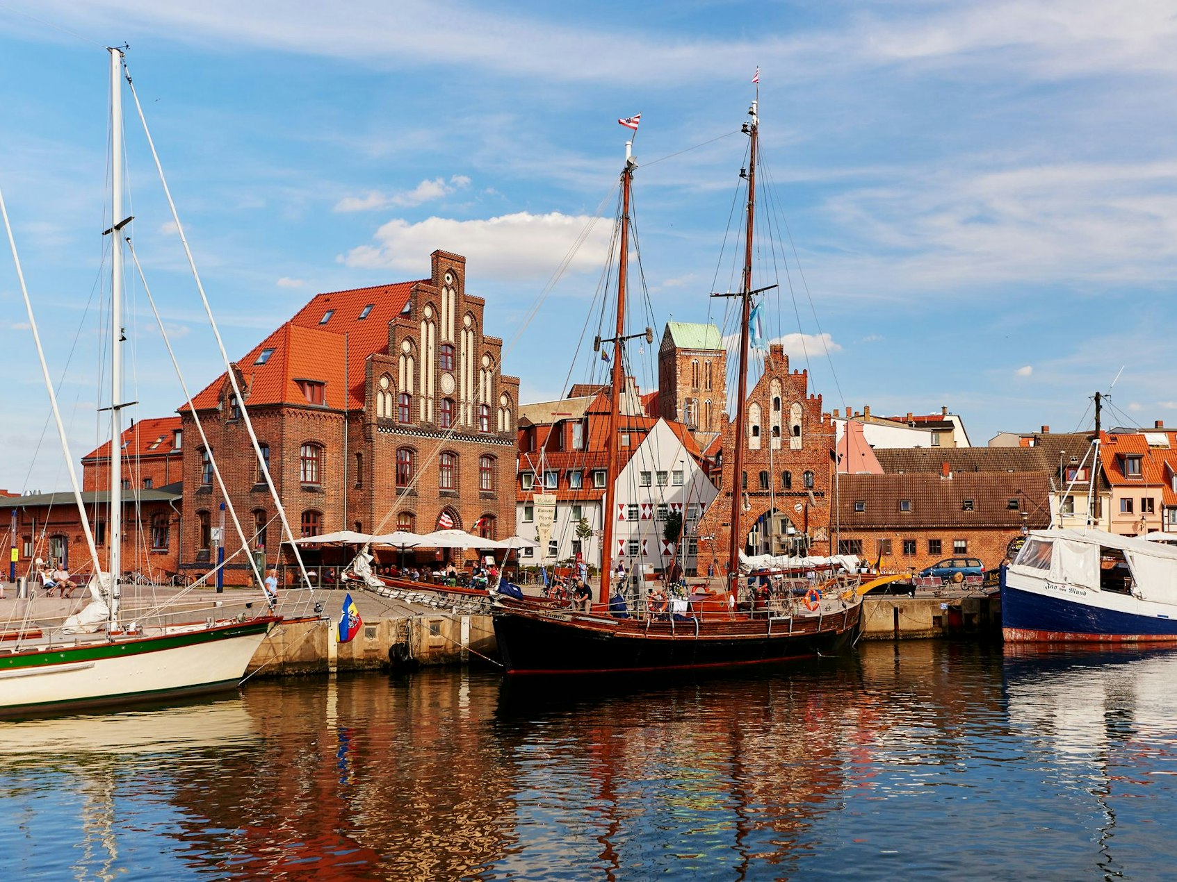 Zu den schönsten Sehenswürdigkeiten in Wismar zählt der alte Hafen.