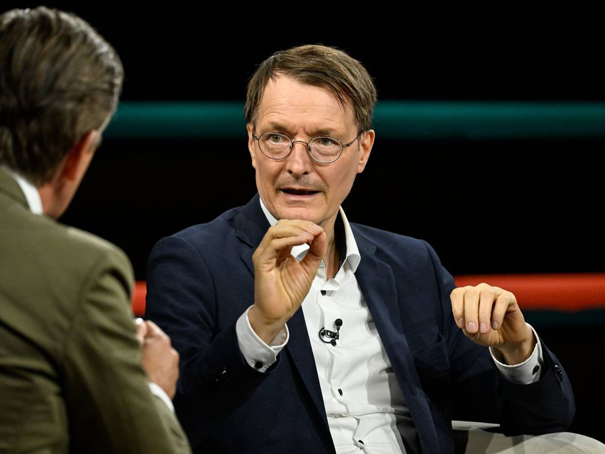 Gesundheitsminister Karl Lauterbach steht Markus Lanz in seiner Talkshow am 1. September 2022 Rede und Antwort.