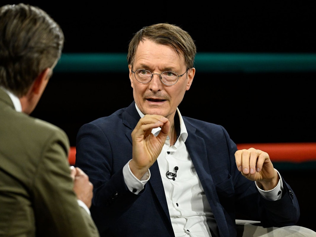 Gesundheitsminister Karl Lauterbach steht Markus Lanz in seiner Talkshow am 1. September 2022 Rede und Antwort.
