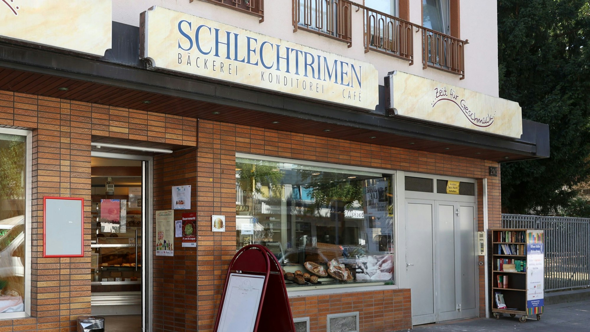 Die Bäckerei Schlechtrimen in Kalk von außen.