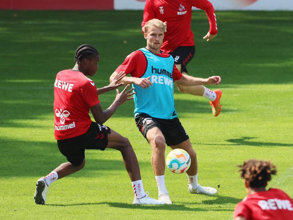 Am 31. August 2022 trainierte Sebastian Andersson (am Ball) noch ganz normal beim 1. FC Köln.