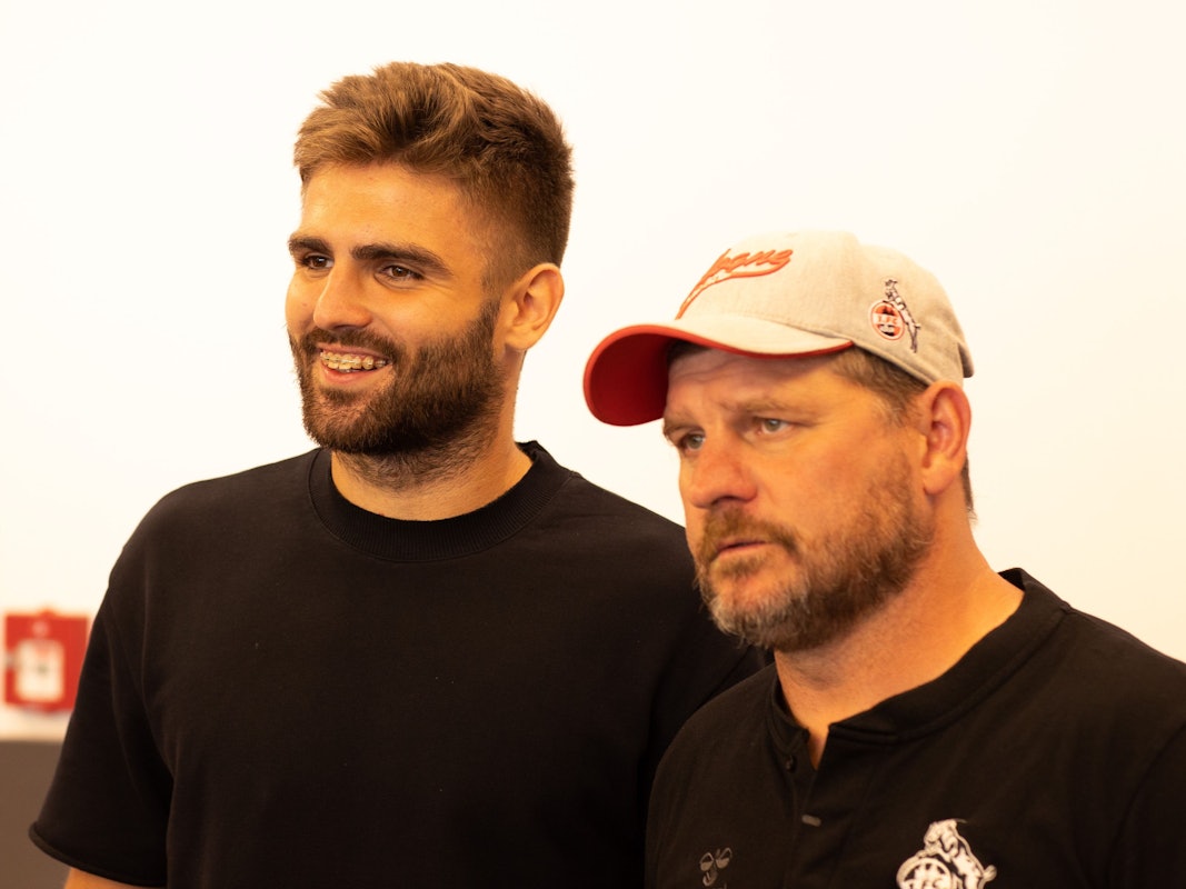 Steffen Baumgart begrüßt Nikola Soldo.