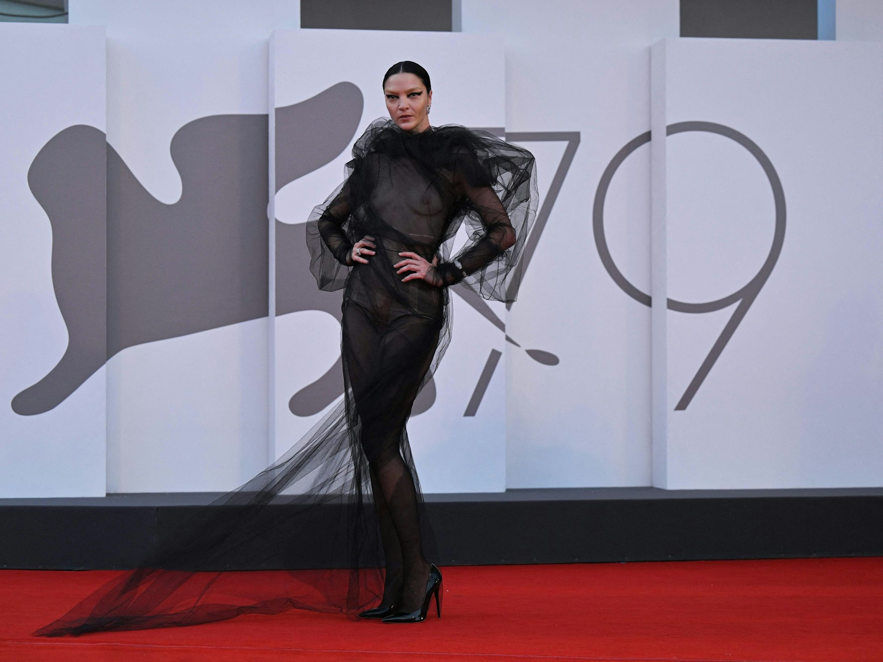 Das italienische Model Mariacarla Boscono bei der Eröffnung der 79. Filmfestspiele von Venedig.