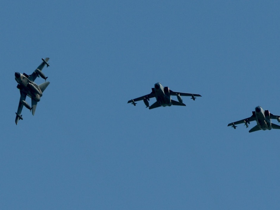 Kampfjets der Bundeswehr stiegen auf, um Kontakt zu dem Flieger herzustellen. Hier ein Archivfoto von Tornados der Bundeswehr.