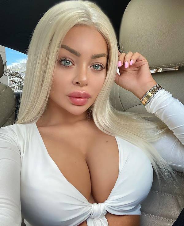 Sängerin Katja Krasavice, hier auf einem Instagram-Selfie.