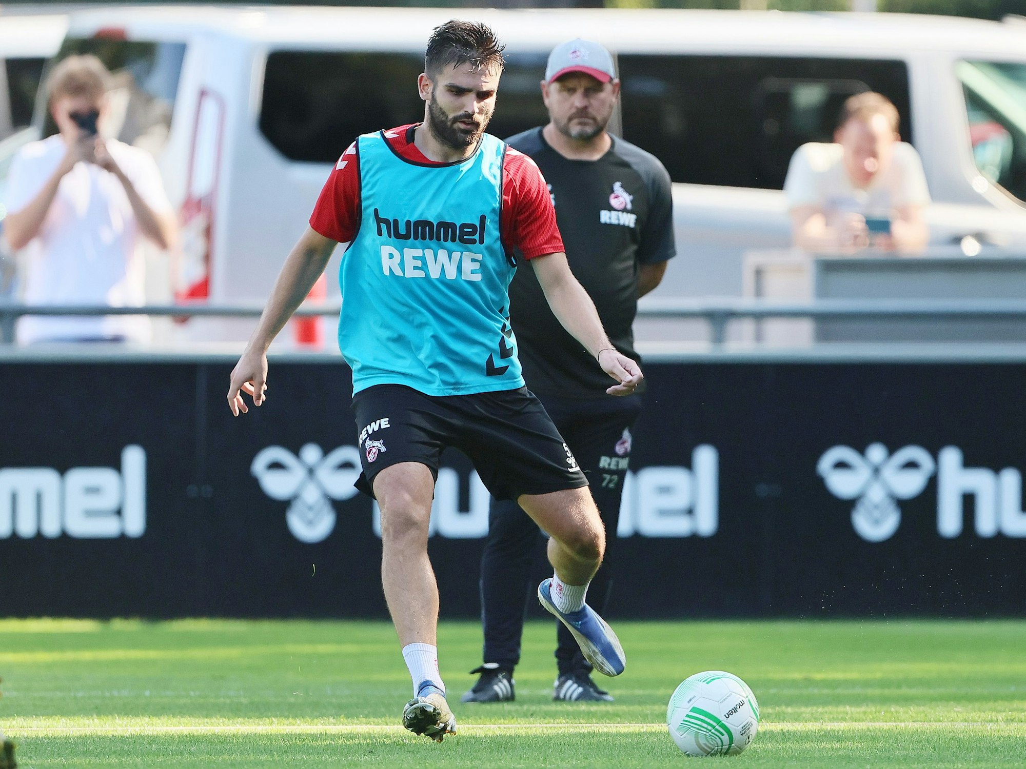Nikola Soldo trainierte am Sonntag (4. September 2022) erstmals beim 1. FC Köln. Steffen Baumgart schaute genau hin.