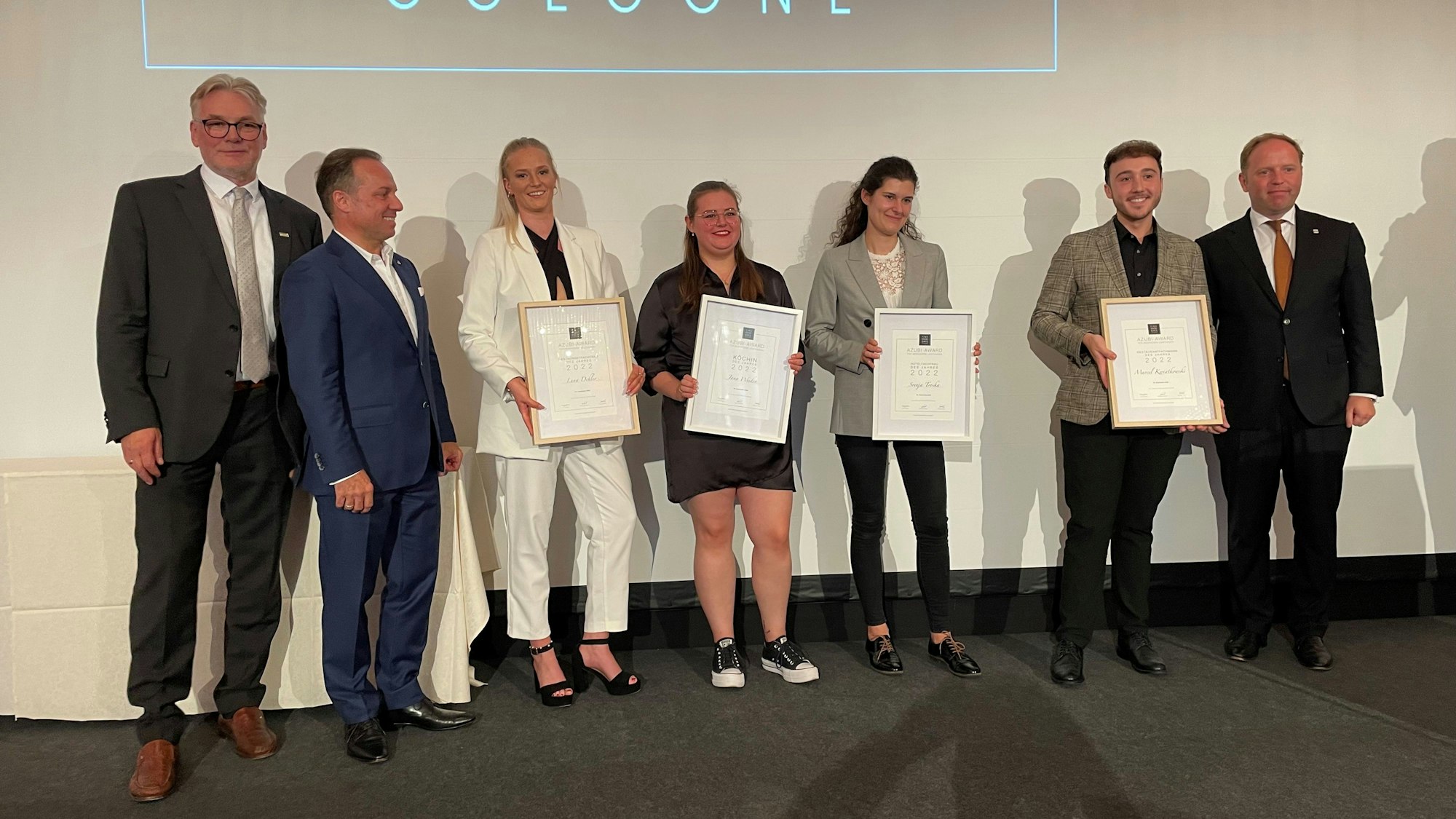 Gruppenbild mit den besten Nachwuchs-Kräften und den Machern der „Fine Food Days“.