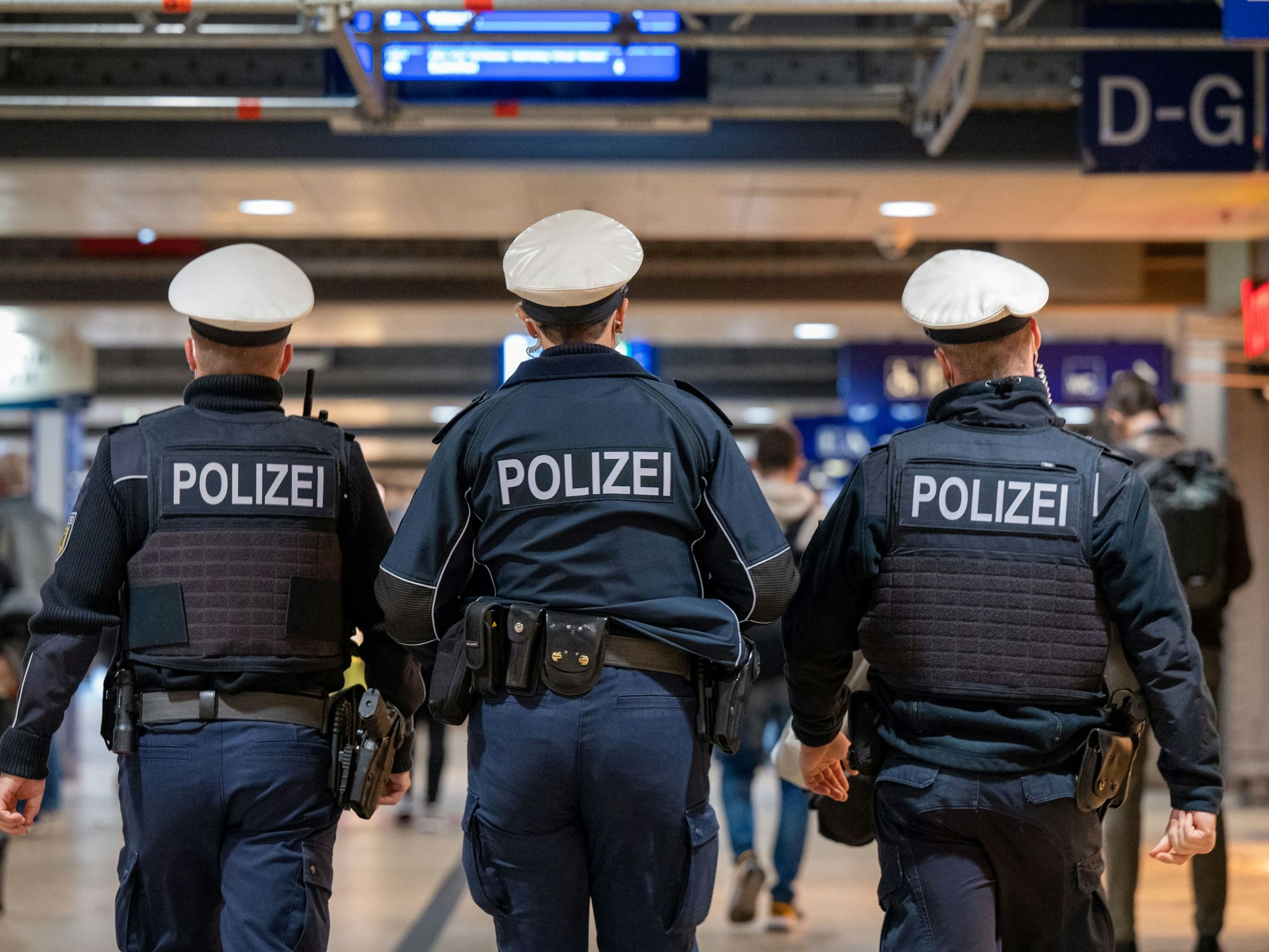 Die Bundespolizei bei einer Patrouille im Kölner Hauptbahnhof