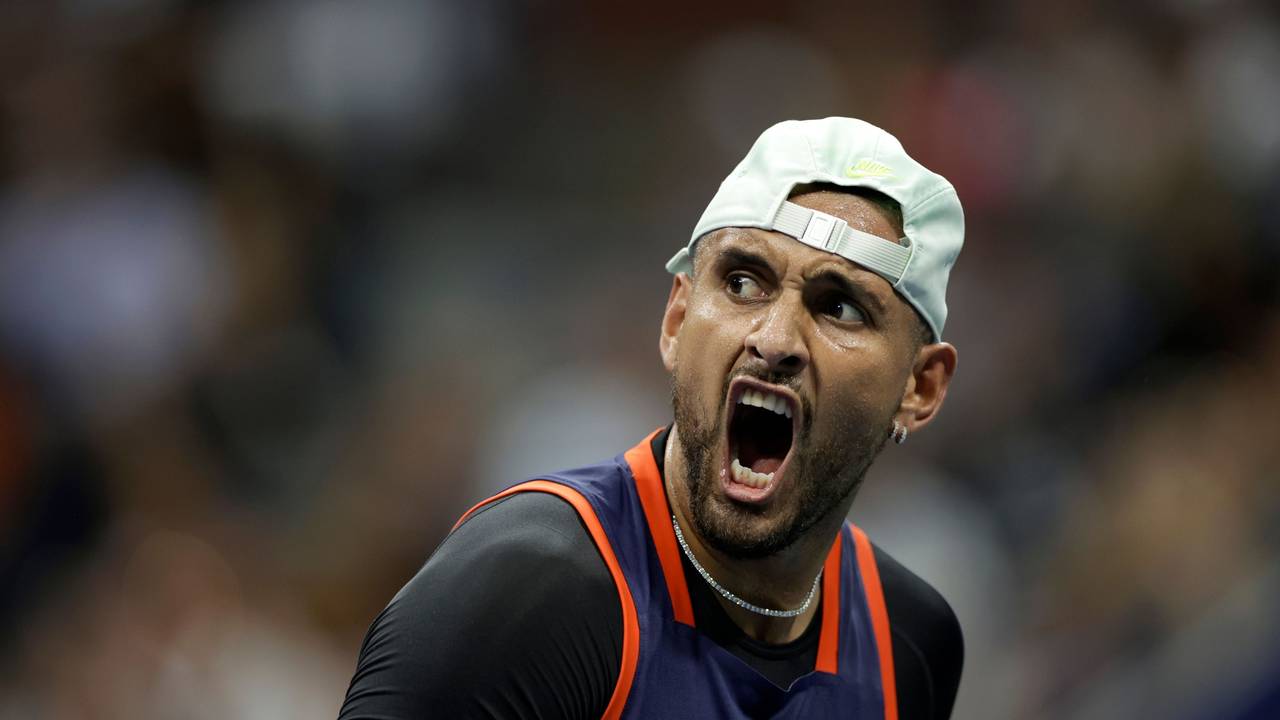 Der Australier Nick Kyrgios jubelt während des Spiels gegen Daniil Medwedew.