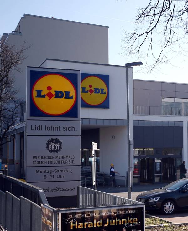 Lidl streicht einen kostenlosen Service und verlangt nun Geld dafür. Unser Symbolbild zeigt eine Lidl-Filiale in Berlin.
